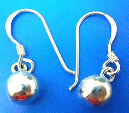  sterling silver earring with pearl bead suspended and french wired hookfor convenience closure