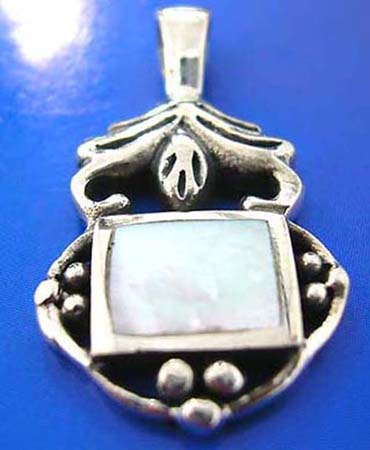  sterling silver pendant with retangular shape mother of pearl seashell